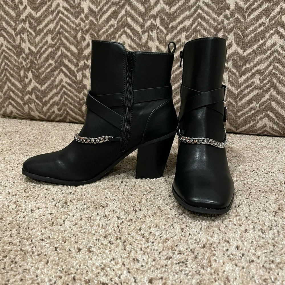 Dolce Vita square toe bootie black with chain padded sole 3” heel 9.5 Kodye - Picture 4 of 9